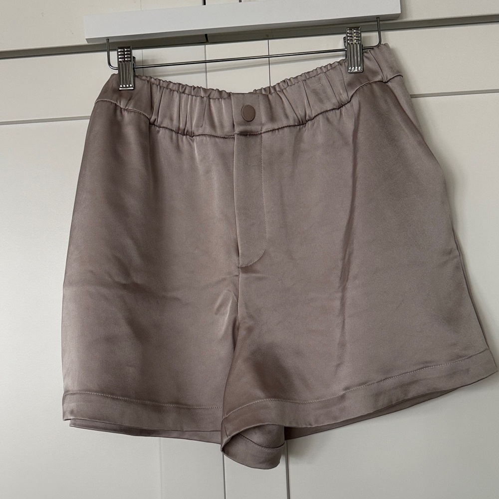 Varley Women's High Waist Taupe Shorts